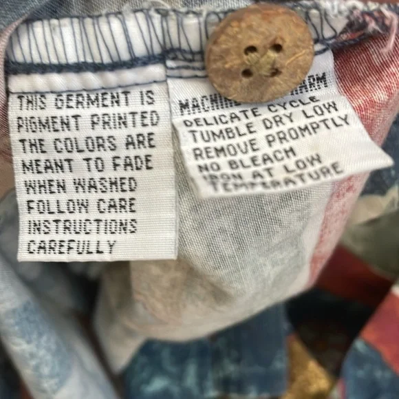 Tommy Bahama - Large Pattern Hawaiian Rayon Blend Button Down Shirt Sleeve - M - Picture 4 of 9